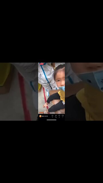 In CCP China, Children Terrified by Extremely Long COVID Test Sampling Stick 「這麼長！」