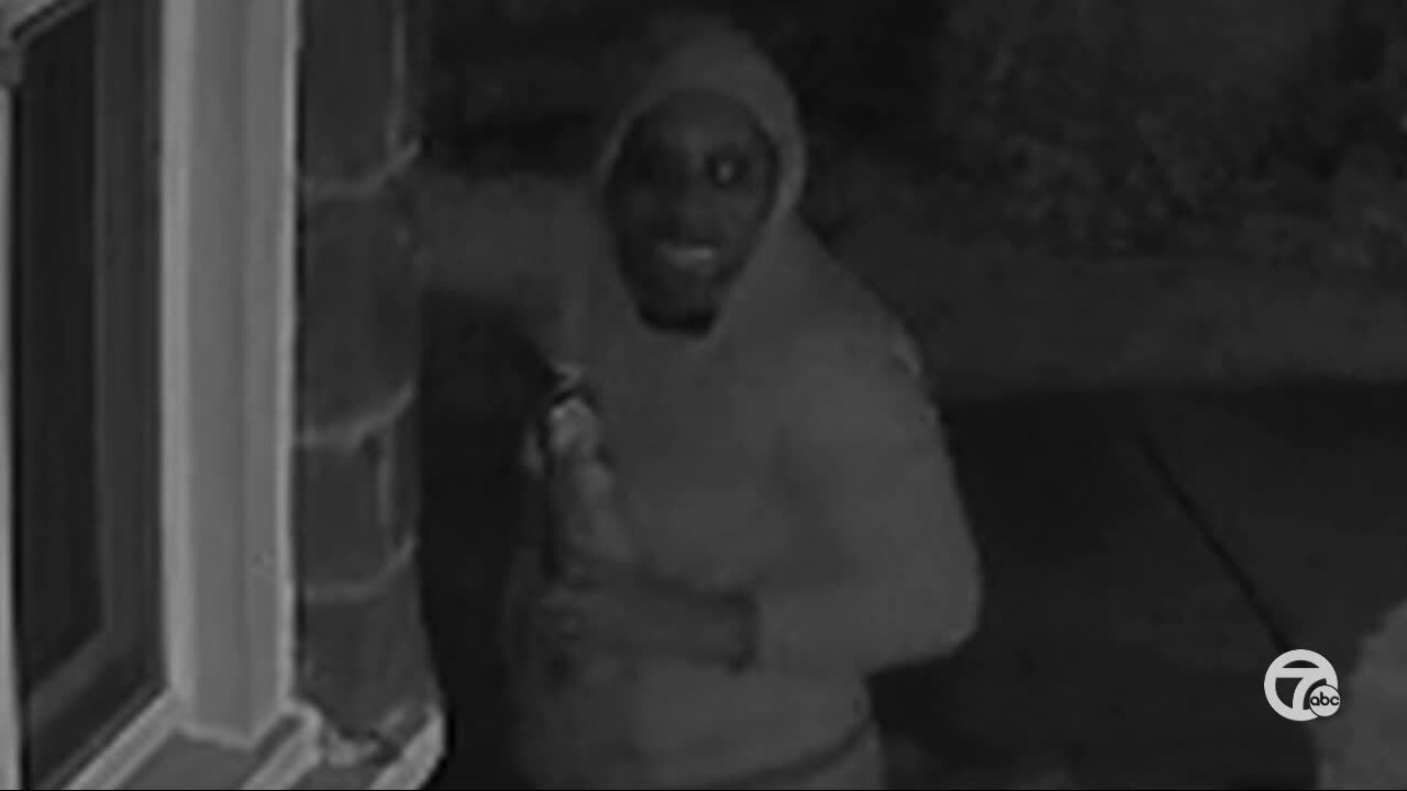 Detroit police seek help in identifying suspect in attempted arson
