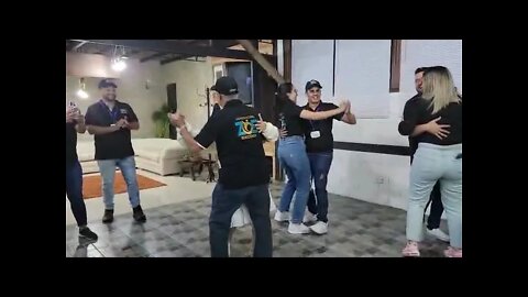 Mira lo que encontré : fiesta loca en #zoevenezuela