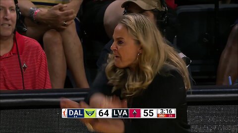 Technical On Becky Hammon, SCREAMS In Ref's FACE After No Foul Call | Las Vegas Aces vs Dallas Wings
