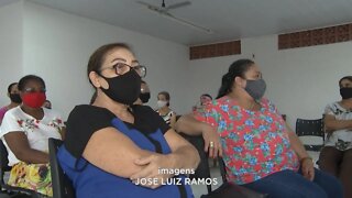 Outubro Rosa: palestra no mês de prevenção ao câncer de mama é realizada em Gov. Valadares