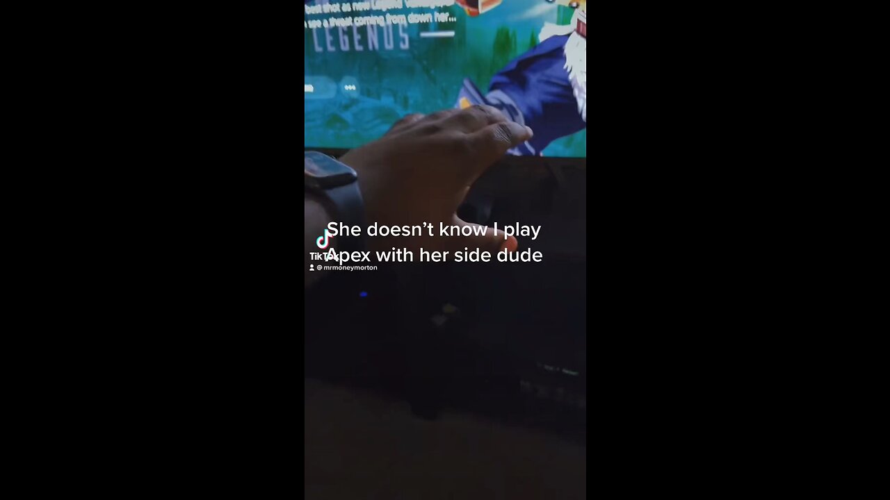 I play Apex with her side dude