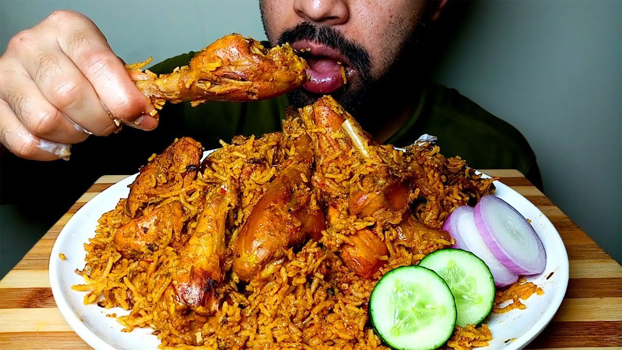 CHICKEN DUM BIRYANI EATING,