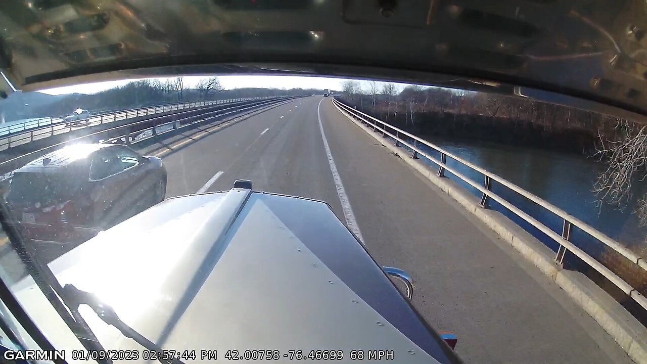 Semi Truck trying to run vehicles off the highway