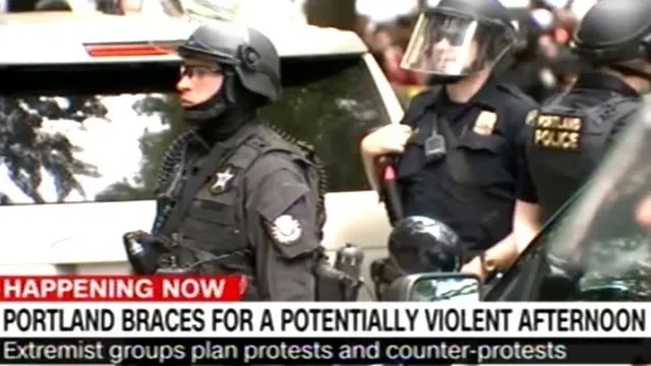 Portland Police Working Overtime Keeping Rival Protest Groups Separated!