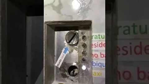 MAQUINA DE VENDER CACHAÇA 24 HORAS / VENDING MACHINE CACHAÇA ( VENDING MACHINE LIQUOR ) ( MEMES ) !!