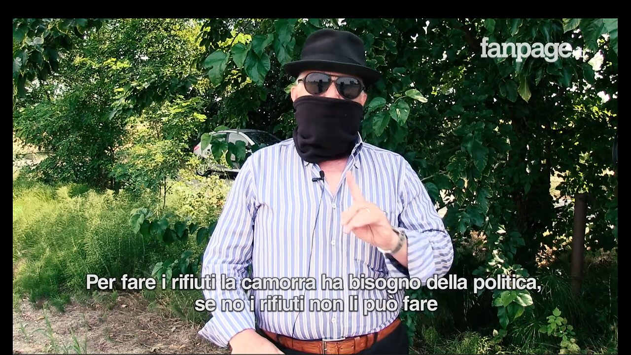 Ferrara,amianto e altri veleni interrati nelle campagne coltivate del Nord Italia DOCUMENTARIO per smaltire i rifiuti tossici a minor costo e guadagnare li interravano di qualche metro nei campi agricoli di tutta la pianura padana e ci coltivavano sopra