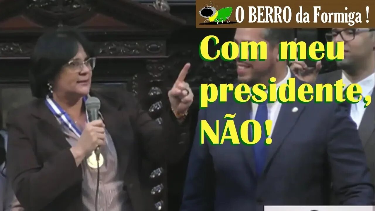 Damares Alves divide com Bolsonaro a homenagem recebida na ALERJ