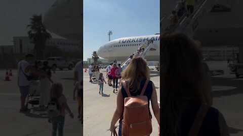 Boarding Turkish Airlines Boeing 777-300ER