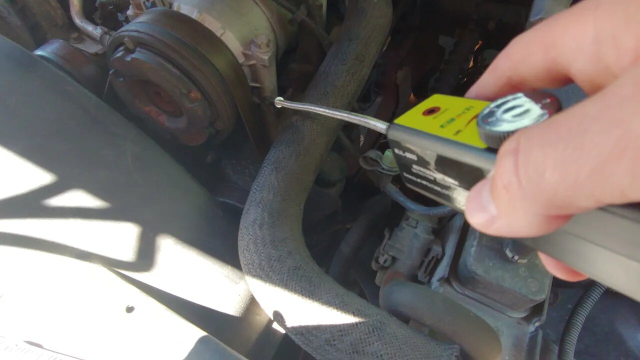 Using Elitech leak detector to find r134a leak on 1999 Suburban.