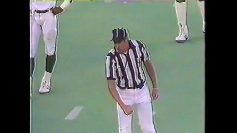 "He was givin him da buisness down there"