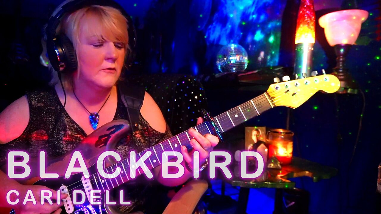 Blackbird- The Beatles guitar cover by Cari Dell (Female Cover)