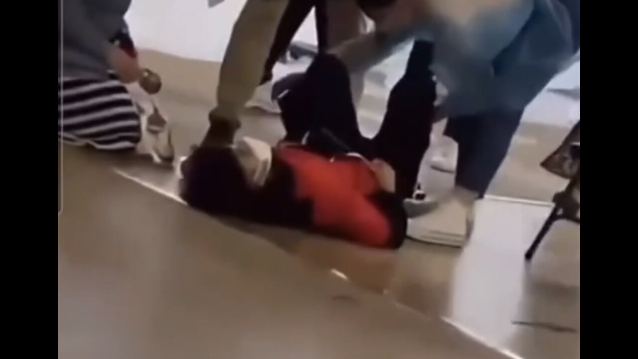A Mother Screams In Horror After Her Child Went Limp At The Covid-19 Vaccination Clinic 💉