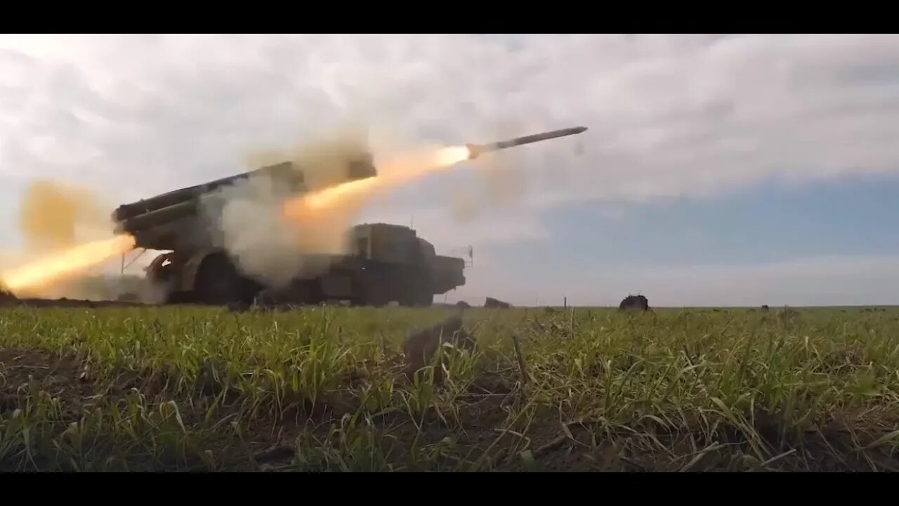 #Ukraine.Images des opérations de combat des lance-roquettes multiples Smerch russes