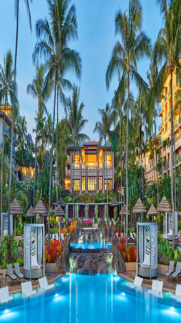 Billionaires Buy Up Maui