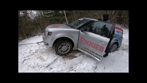 Ford Flex Loses Exhaust While Offroading