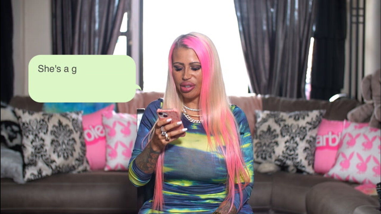 'Plastic Mom' Responds To Her Meanest DMs | HOOKED ON THE LOOK