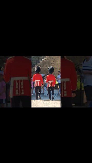 make way tourist sittings down #toweroflondon