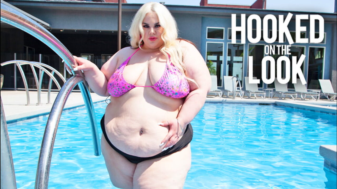 My Plus-Size Body Earns Me $120K A Year | HOOKED ON THE LOOK