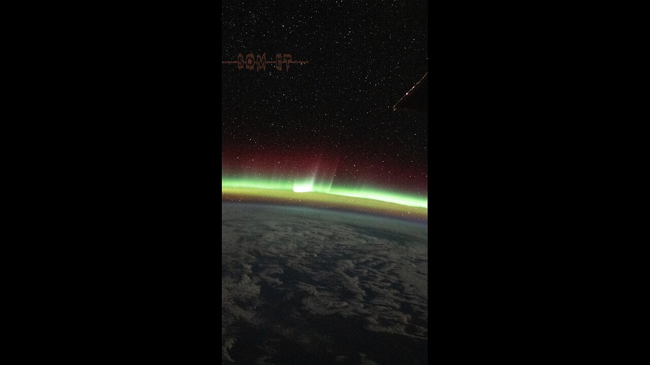 Som ET - 76 - Earth - ISS 065-E-465484-465990 - Aurora Borealis