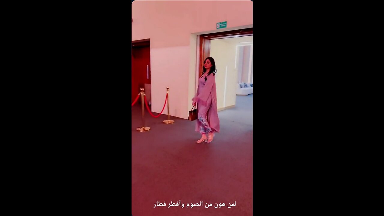 "Arabian Girl's Mesmerizing Dance to Authentic Arabian Song"