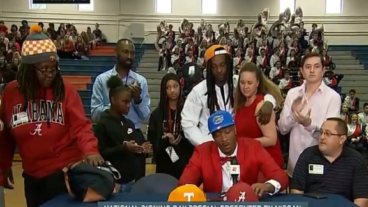 4 Star Recruit Mom Walks Out On Him Live On TV Because He Didn't Pick The School She Wanted!