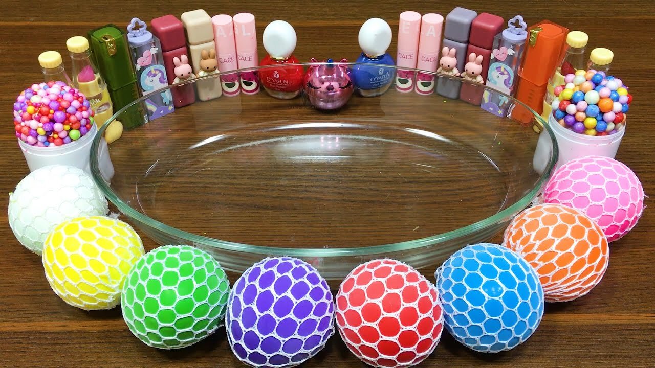 Makeup and floam random into glossy slime