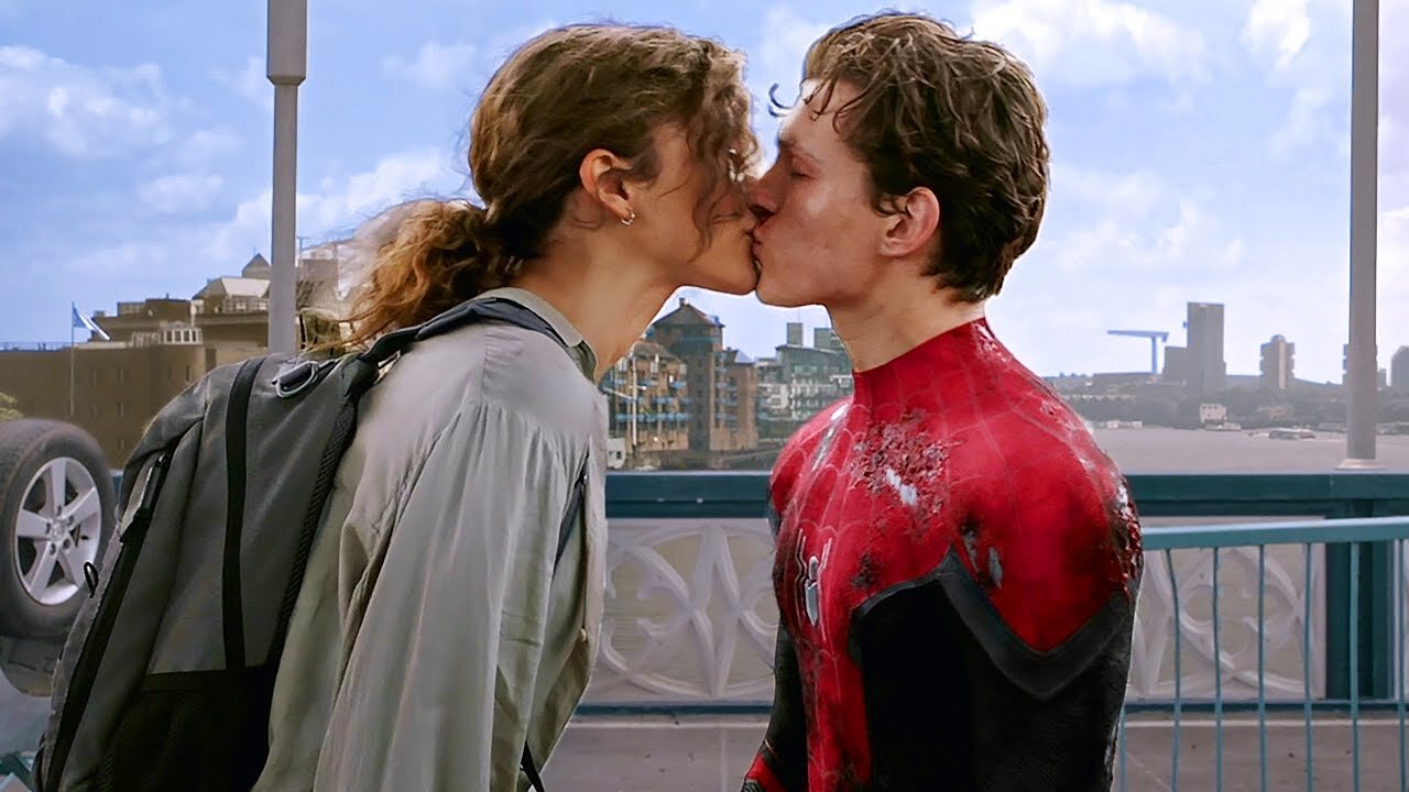 Peter Parker and MJ Kiss Scene _ Spider Man Top movies clips