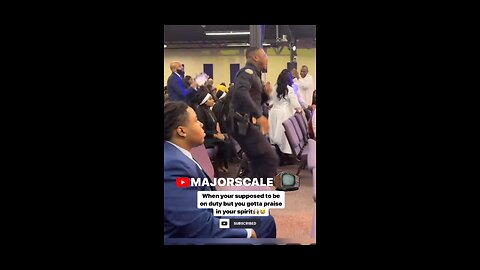 Police officer praise break 👮🏽‍♂️🕺🏽🙏🏾🙌🏾👏🏾🔥🔥