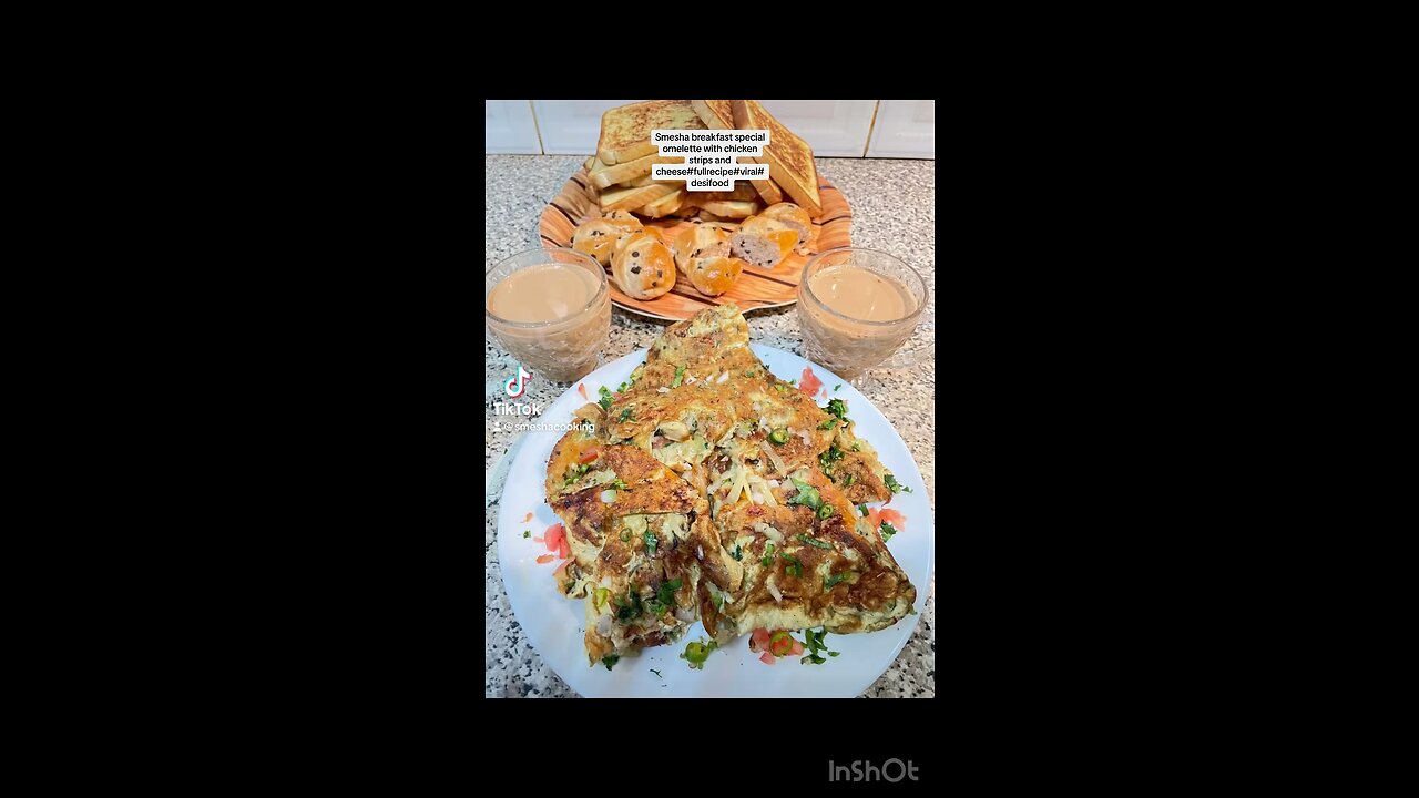 Smesha breakfast special desi omelette with chicken strips and cheese#fullrecipe #viral#🤤🤤🤤