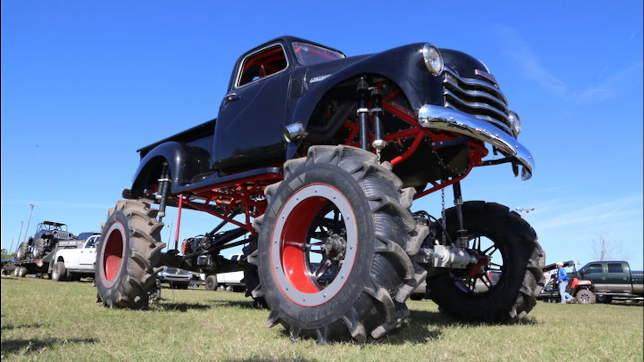 Chevrolet Pick-up Turned Into $100,000 Mega Truck