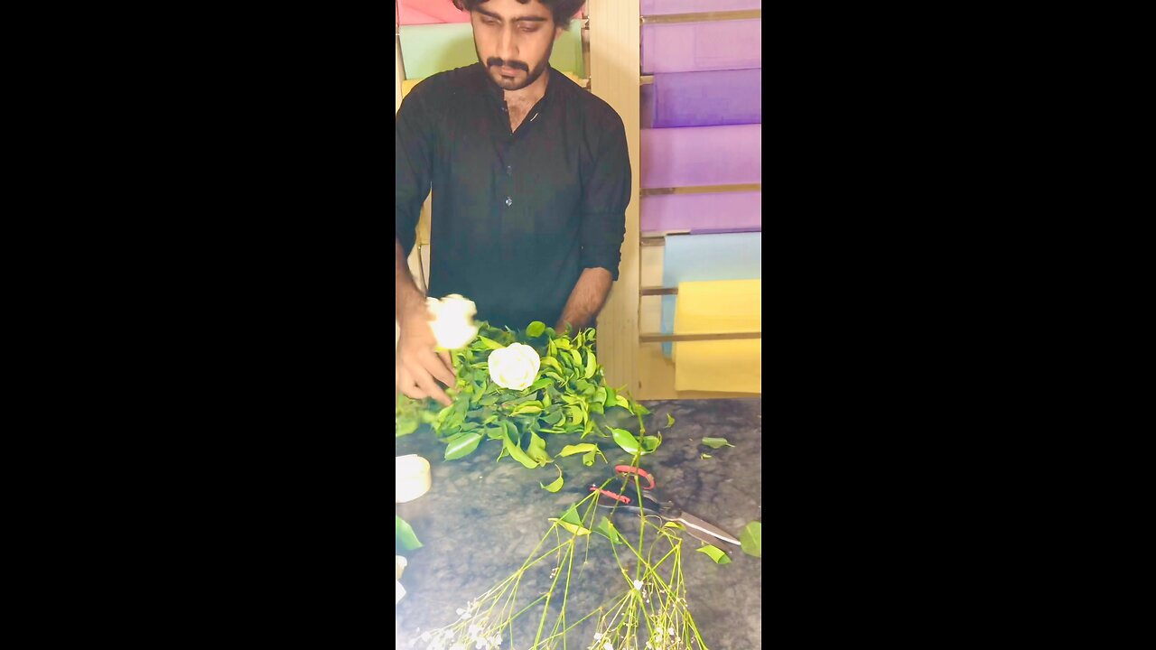 Watch the full video making a flower bouquet. #mursaleenflorist