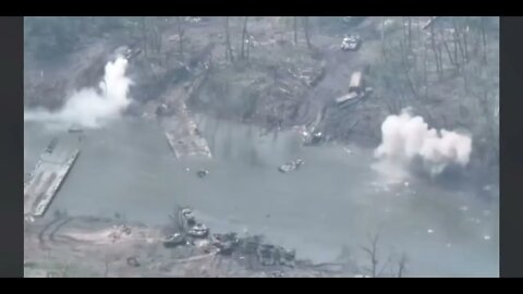 Russian Armored Vehicles Drowned in the Siverskyi Donets River!