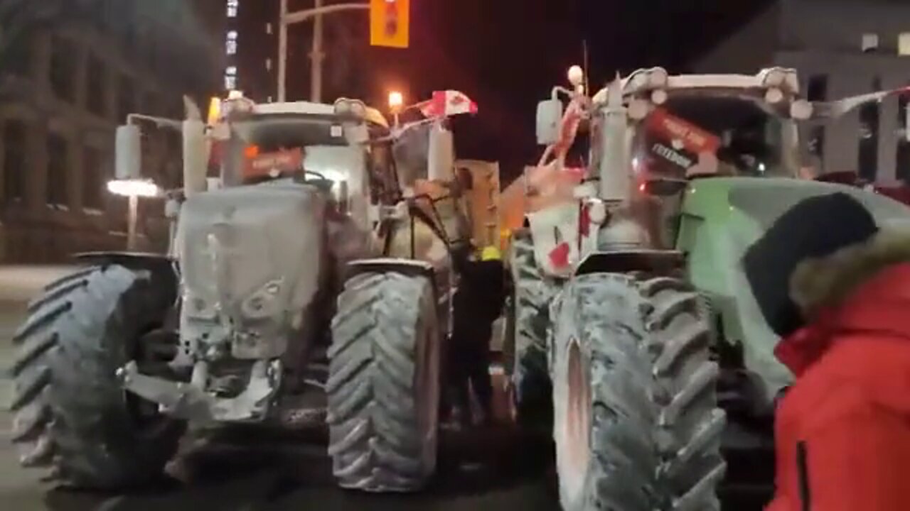 FARMERS ARRIVE IN OTTAWA AFTER 400 MILE JOURNEY IN TRACTORS TO SUPPORT FREEDOM CONVOY