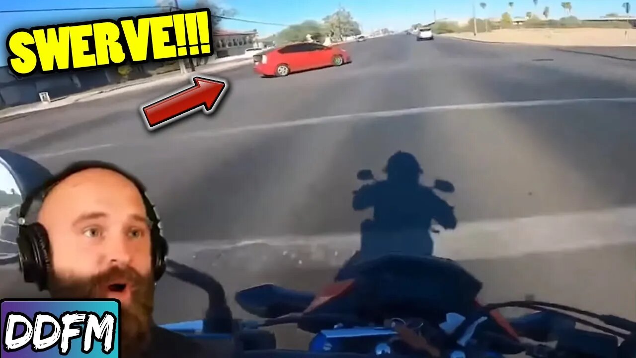 I HOPE YOU CAN SWERVE LIKE THIS! Common Lane Splitting CRASH & Other Motorcycle Mistakes Reviewed
