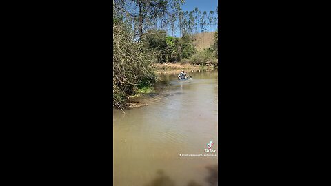 Pescando no rio pardo ( saindo do poço dos burros de canoa)