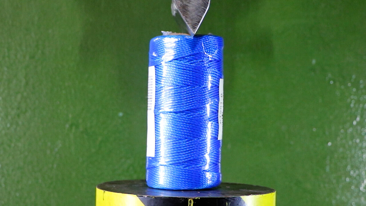 HUGE Thread Vs Hydraulic Press