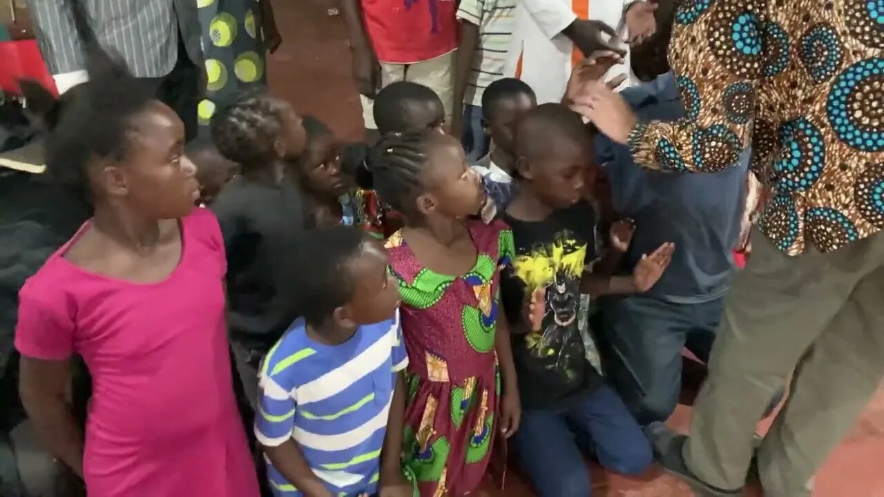 Pastor Peter Yannotta praying for African Children!