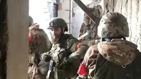 Rare look at Russian assault forces inside Avdeevka, house to house urban fighting
