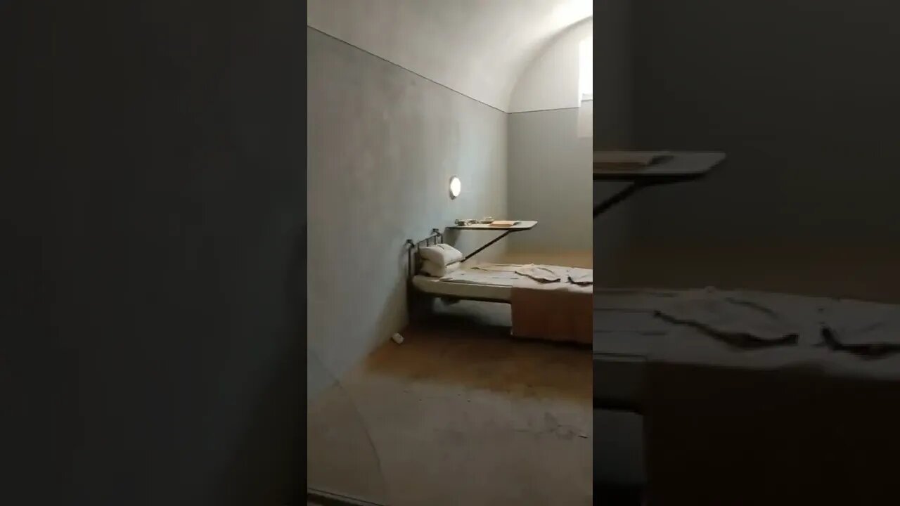 Prison Cell in Russia, Old School