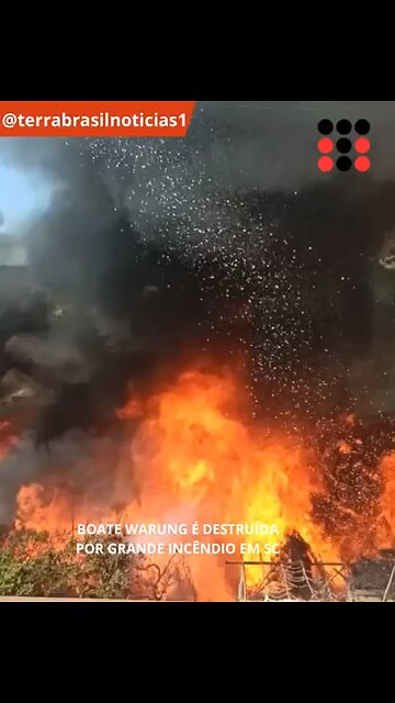 Boate destruída pelas chamas