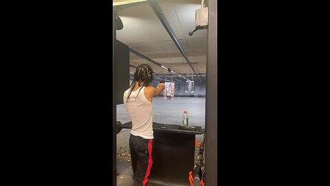 Shooting a Glock 22 40Cal!