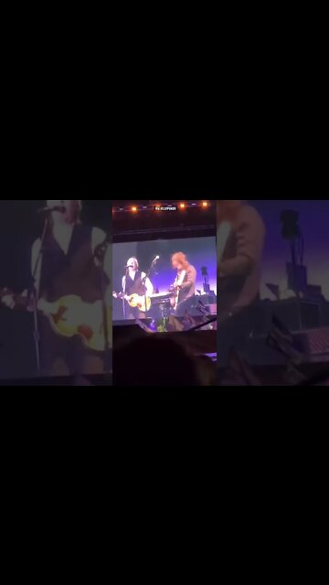 Dave Grohl performs for the first time since Taylor Hawkins death