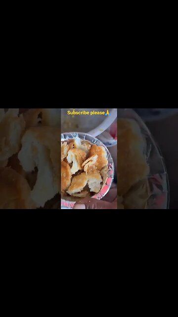 kachori देखो 😱#viral #streetfood #blogs #foodshorts #funny#youtubeshorts #shorts #kachori