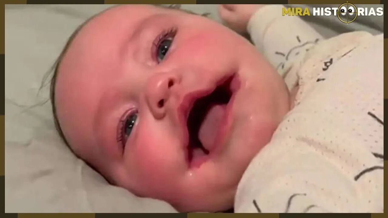 Pais postam foto da filha “sorrindo” e têm resposta imediata da internet. Eles não imaginavam isso