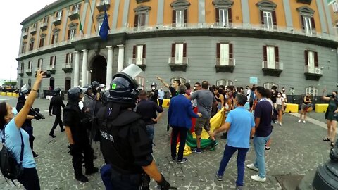 Manifestanti a Napoli: no al G20, sì al Grande Reset