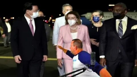 Nancy Pelosi llega a Taiwán, Centro Médico, "¿Fue un abuso policiaco lo que ocurrió?" Barcelona