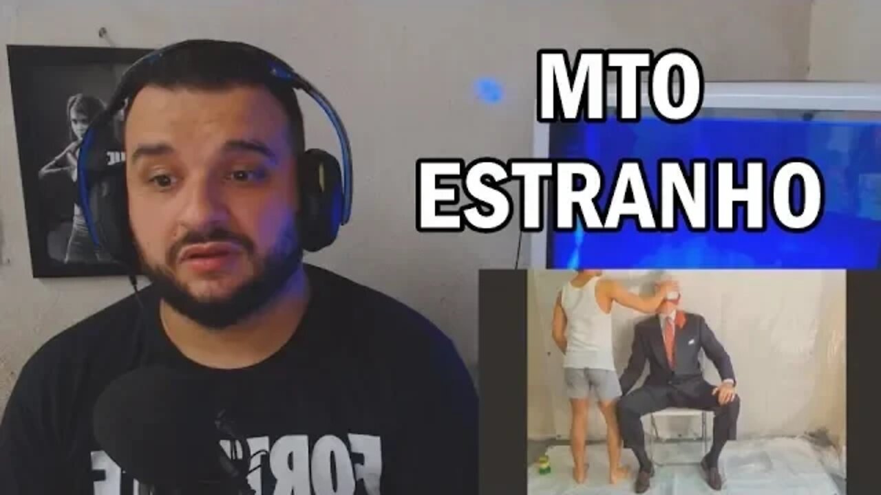(REACT) VÍDEOS E CANAIS ESTRANHOS DO YOUTUBE (Um Gamer Aleatório)