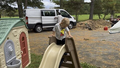 Oh no! The sliding board is dirty!