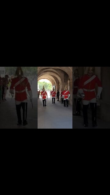 under the arch changing of the Guards #horseguardsparade
